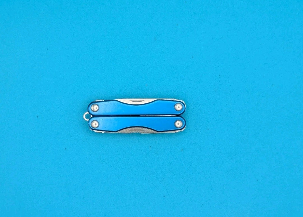 Leatherman Squirt P4 Multi-Tool, Key Ring, Retired, BLUE!