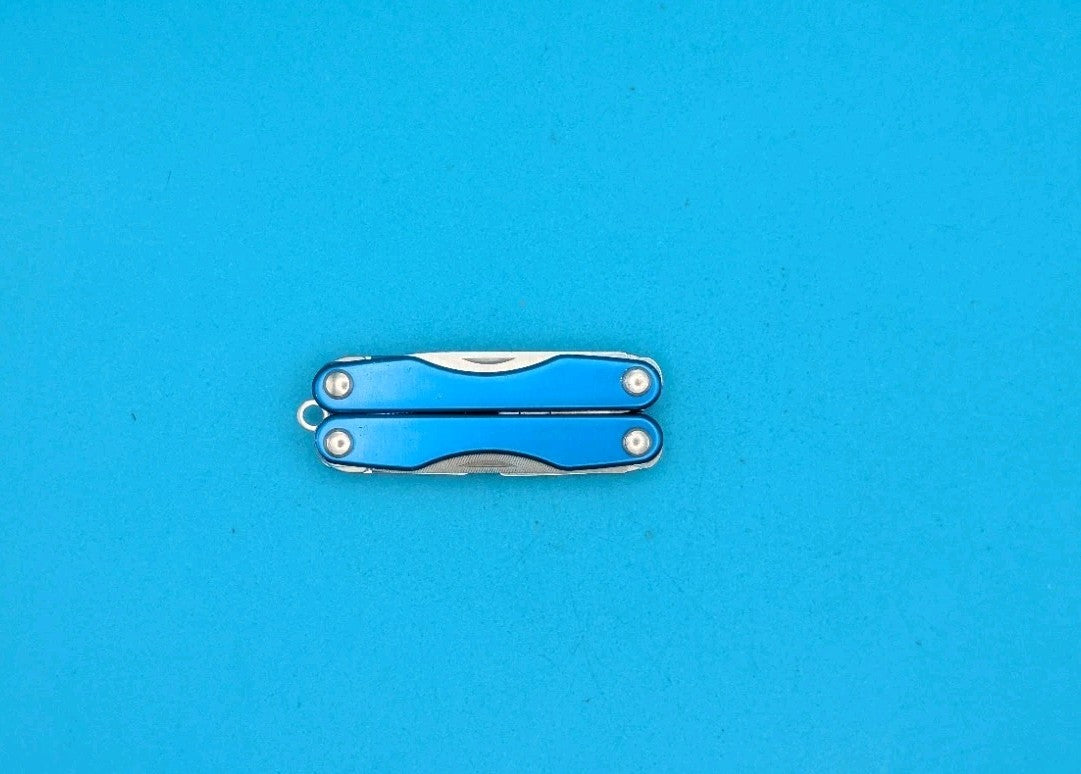 Leatherman Squirt P4 Multi-Tool, Key Ring, Retired, BLUE!