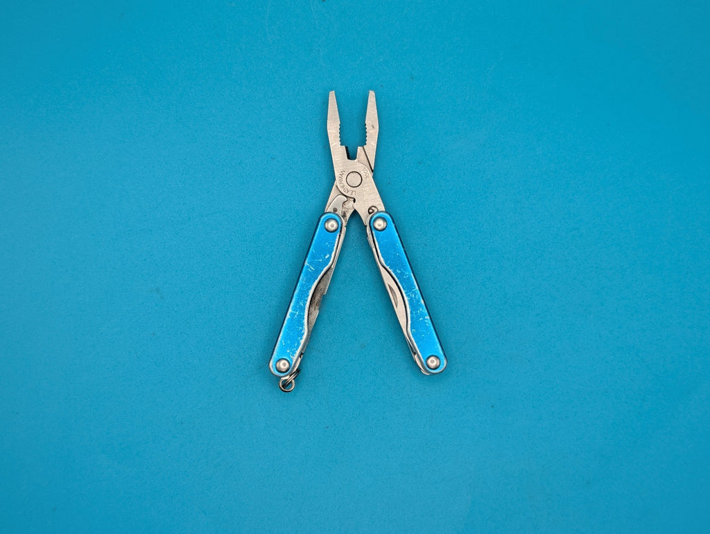 Leatherman Squirt P4 Multi-Tool, Key Ring, Retired, BLUE!