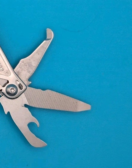 LEATHERMAN WINGMAN MULTI-TOOL! FAST SHIPPING!