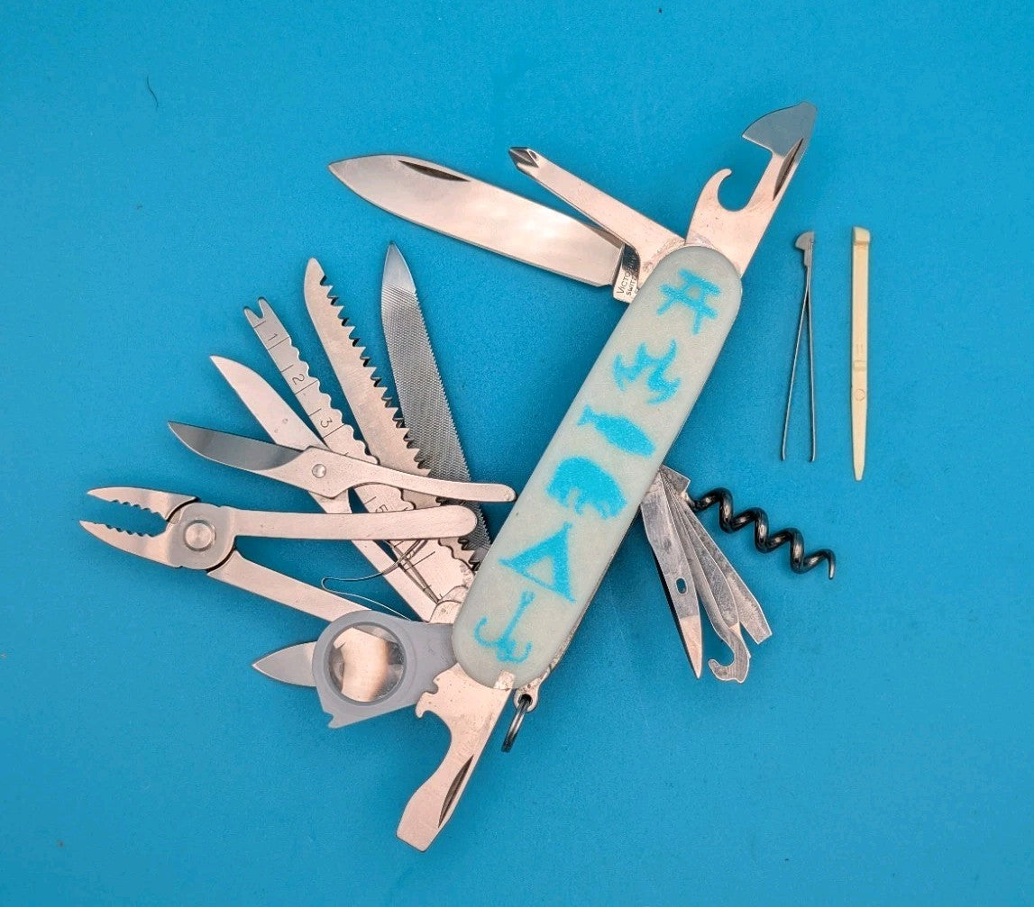 Custom Victorinox SwissChamp Glow in the Dark Knife Multi-Tool! *GREAT OUTDOORS*