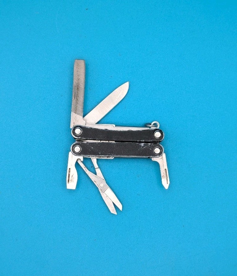 Leatherman SQUIRT PS4 Multi-Tool With Pliers Scissors Knife BLACK!