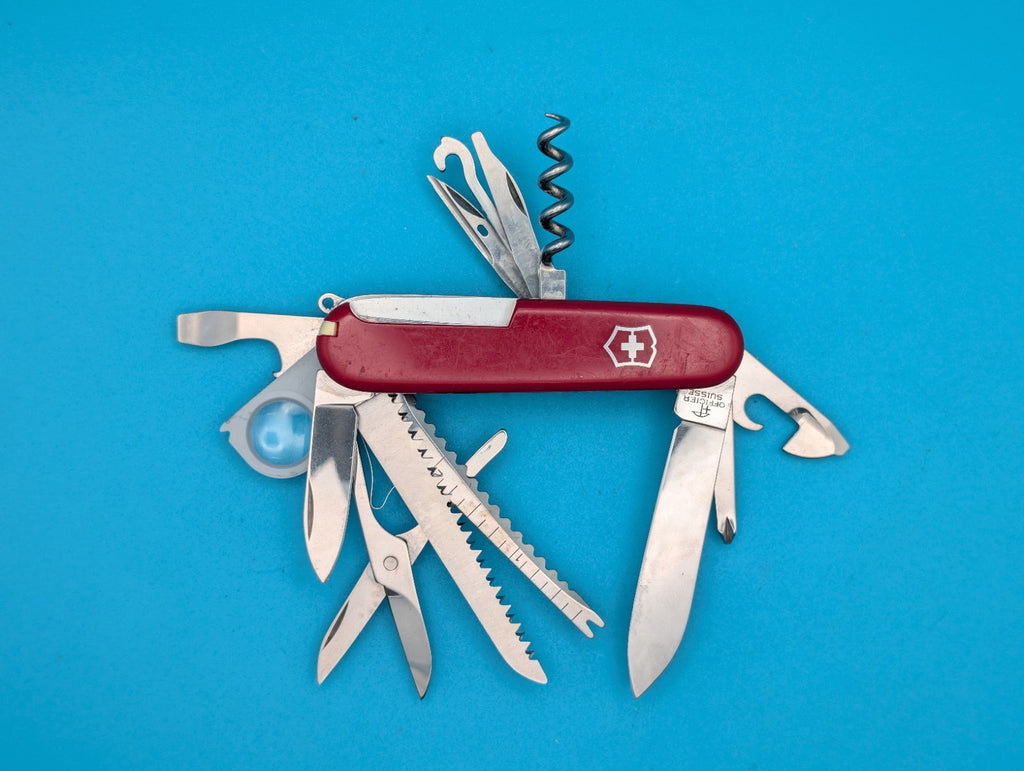 Victorinox Outdoorsman Marlboro Unlimited Swiss Army Knife Multi Tool! W/SHEATH!