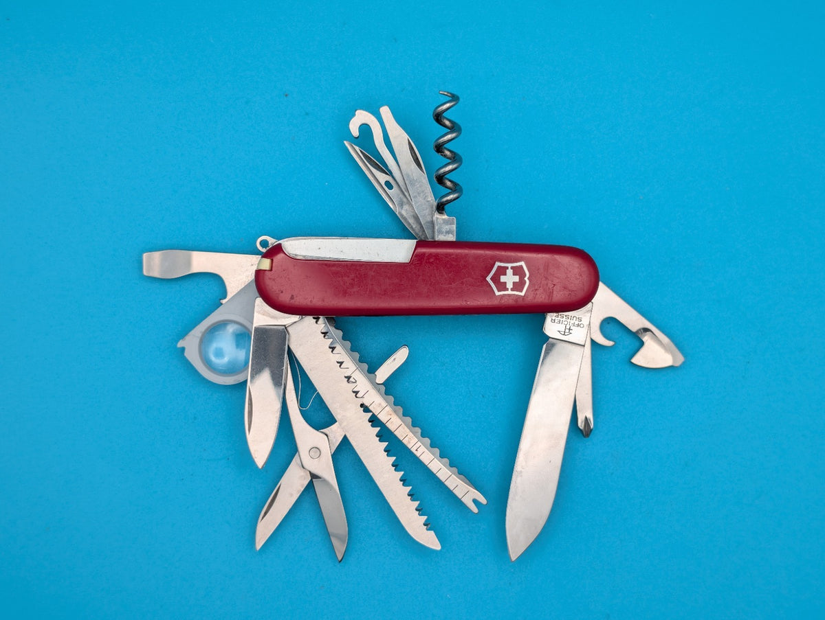 Victorinox Outdoorsman Marlboro Unlimited Swiss Army Knife Multi Tool! W/SHEATH!