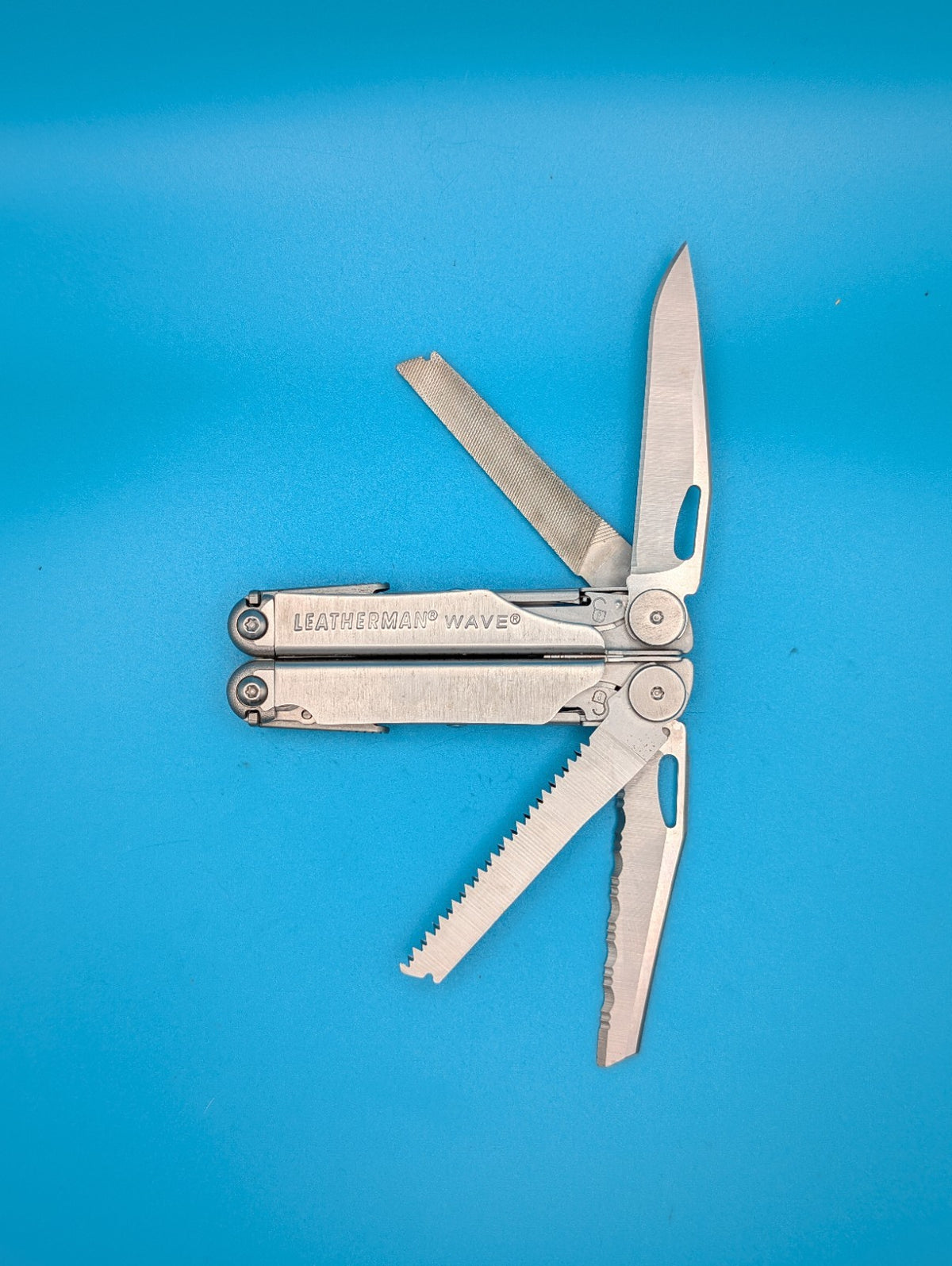 Leatherman Wave Multi Tool! Stainless! Retired! Free Shipping! With Sheath!
