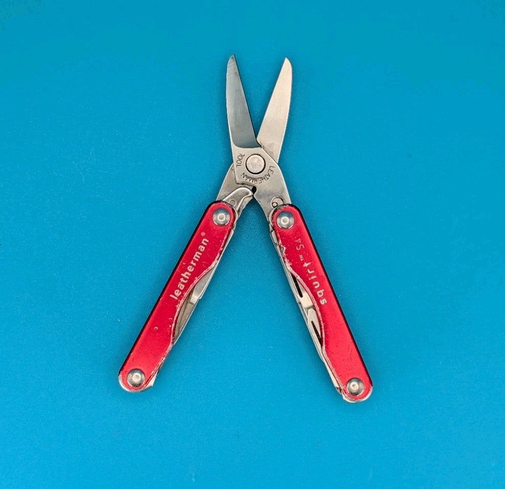 Leatherman "Squirt S4" Stainless Steel Multi Tool - RED!
