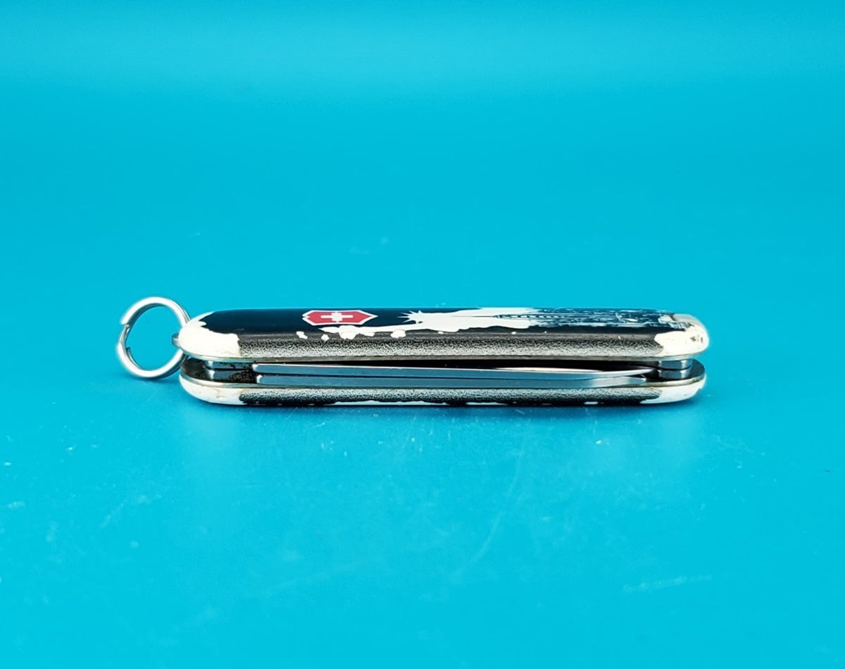 Victorinox Classic SD Swiss Army Knife New York Skyline Statue of Liberty!