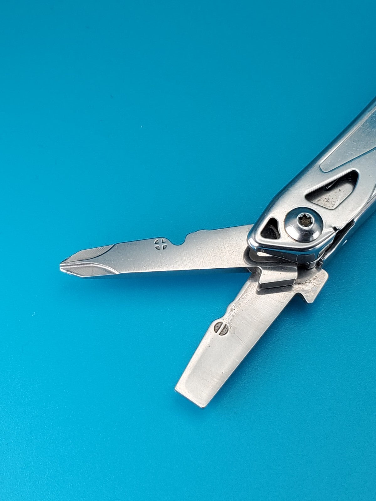 LEATHERMAN WINGMAN MULTI-TOOL! FAST SHIPPING!