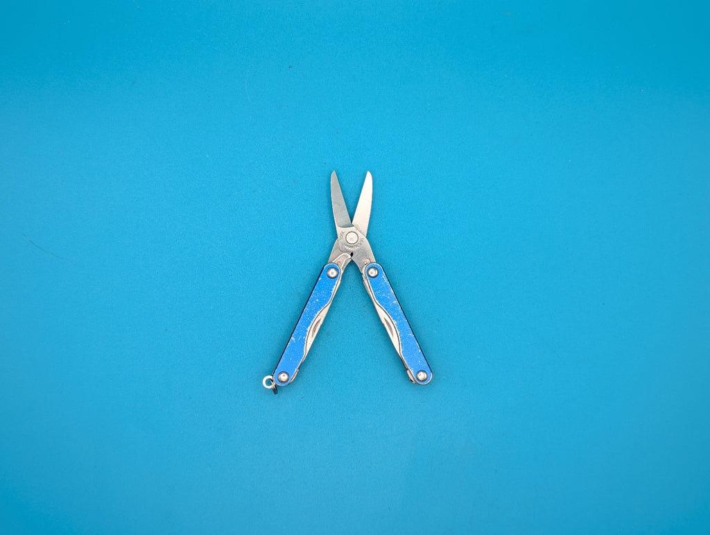Leatherman "Squirt S4" Stainless Steel Multi Tool - BLUE!