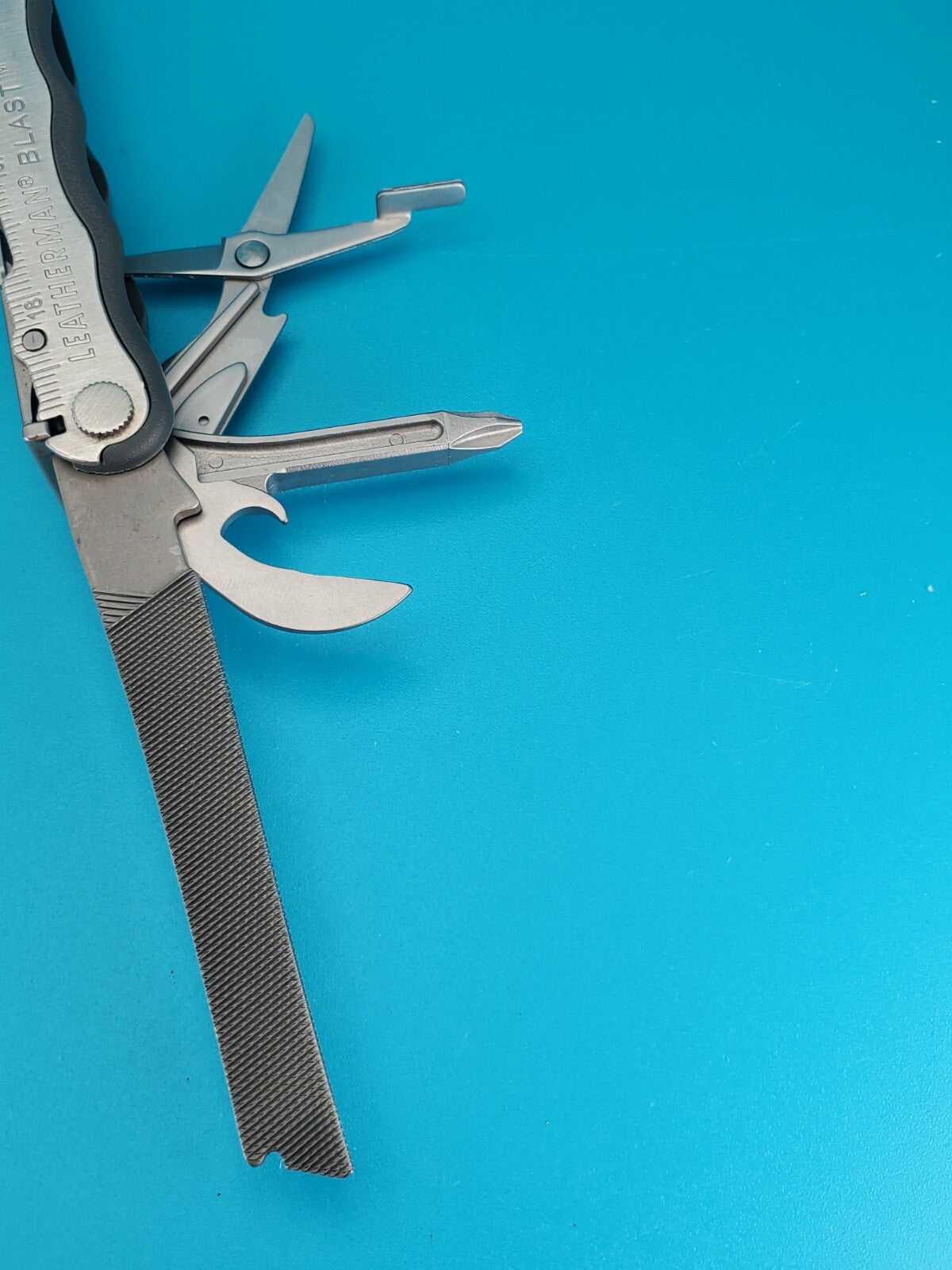Leatherman BLAST Multi-Tool , Retired Multitool w/ Knife Pliers! WITH SHEATH!