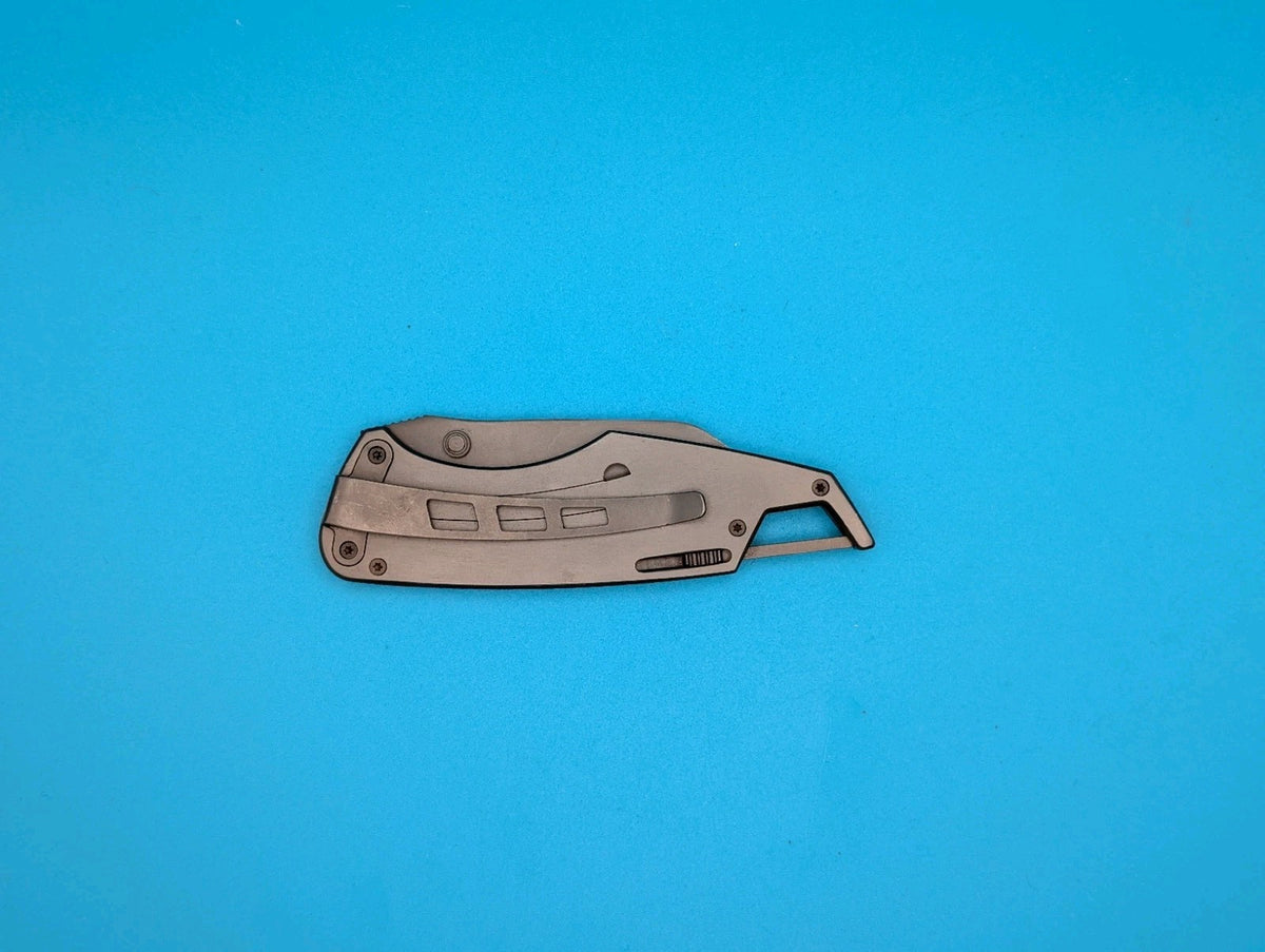 Gerber Descent II Plain Edge Folding Pocket Knife! Discontinued