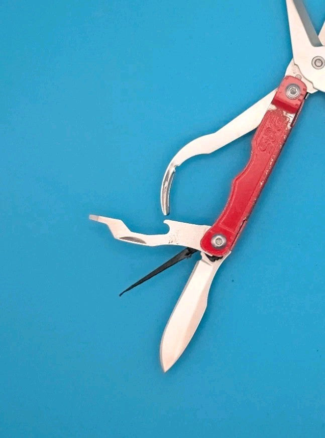 SOG Supreme Snippet Compact Scissors Multi Tool Folding Knife Red!