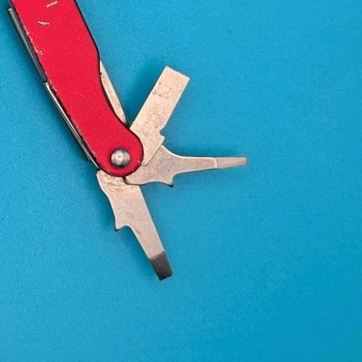 Leatherman Juice C2 Red Multi Tool! RETIRED! *WORN/LOOSE CORKSCREW*