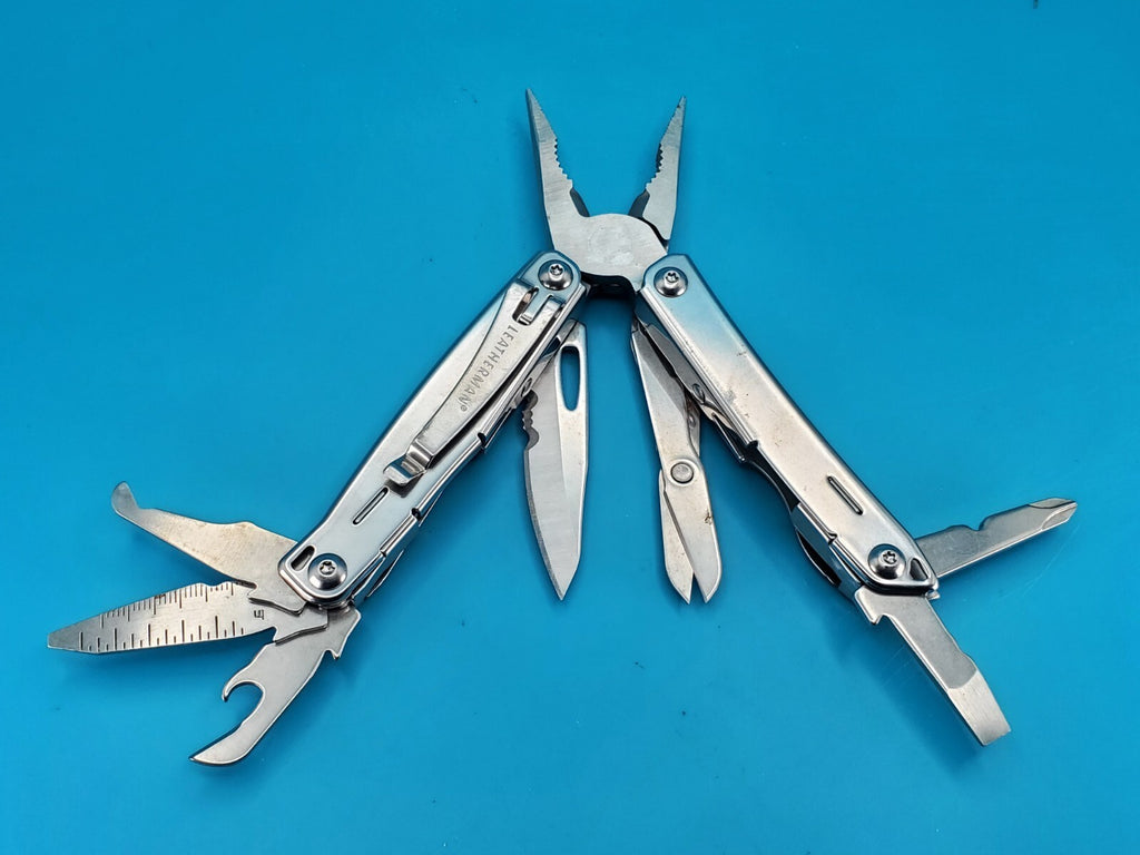 LEATHERMAN WINGMAN MULTI-TOOL! FAST SHIPPING!
