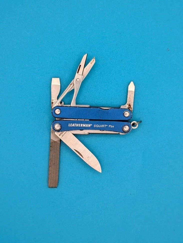Leatherman Squirt PS4 Multi-Tool With Pliers Scissors Knife Blue, CGP