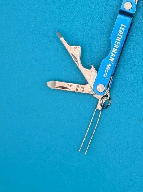Leatherman Micra Multi-Tool, Knife, Scissors, Key Ring, Blue!