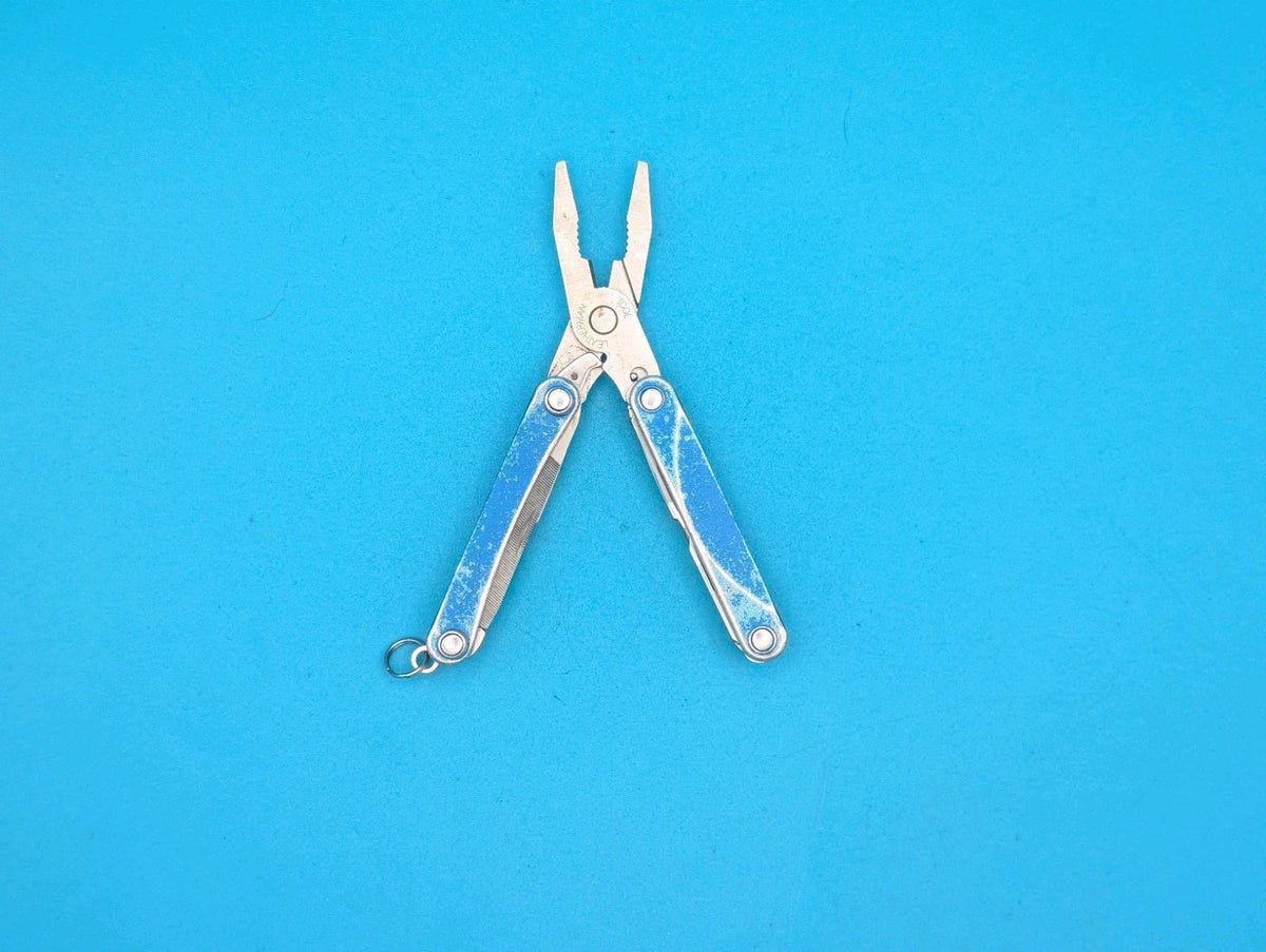 Leatherman SQUIRT PS4 Multi-Tool With Pliers Scissors Knife BLUE!