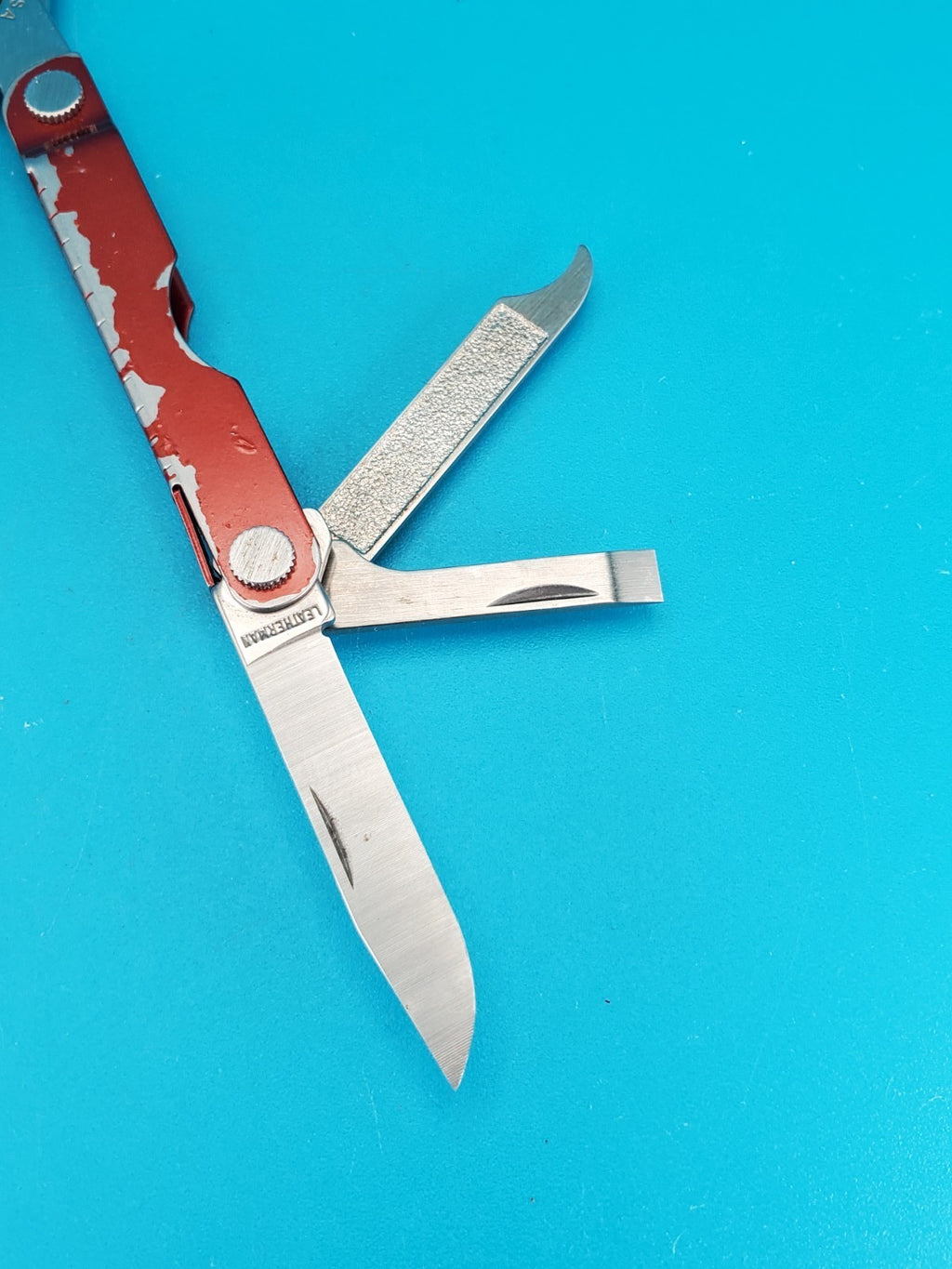 Leatherman Micra Multi-Tool, Knife, Scissors, Key Ring, Red! WITH SHEATH!