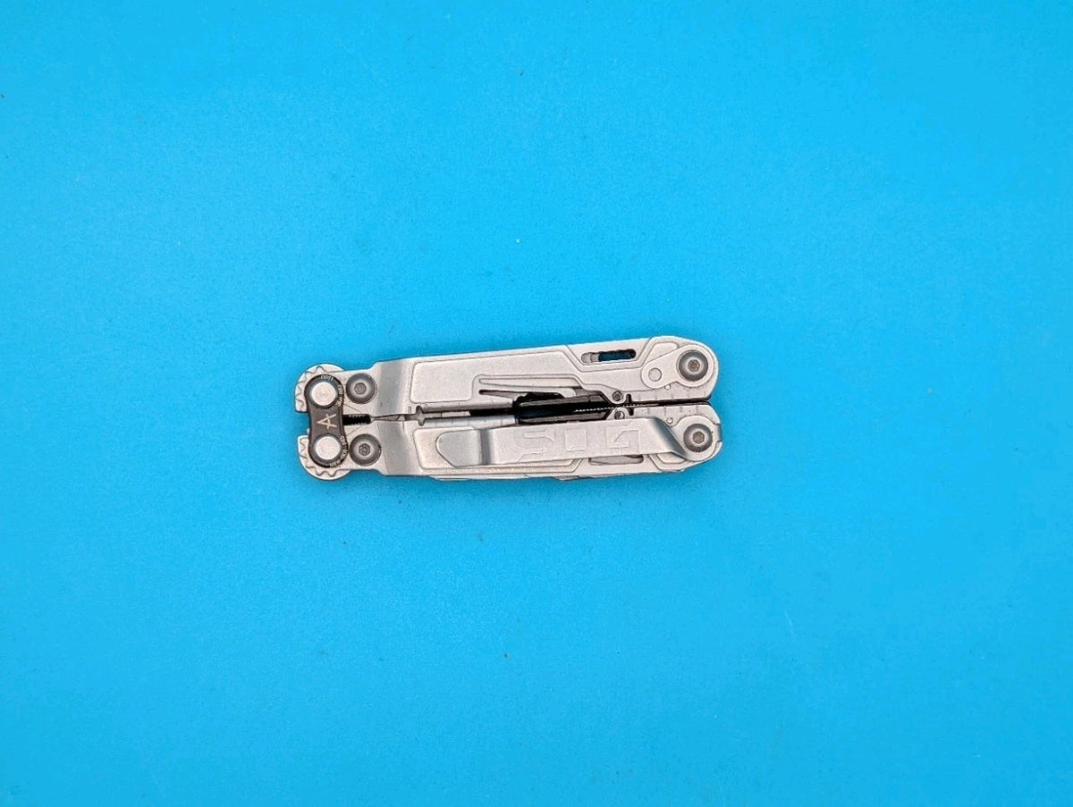 SOG PowerPint Tool Compact Lightweight Silver Multi-Tool!