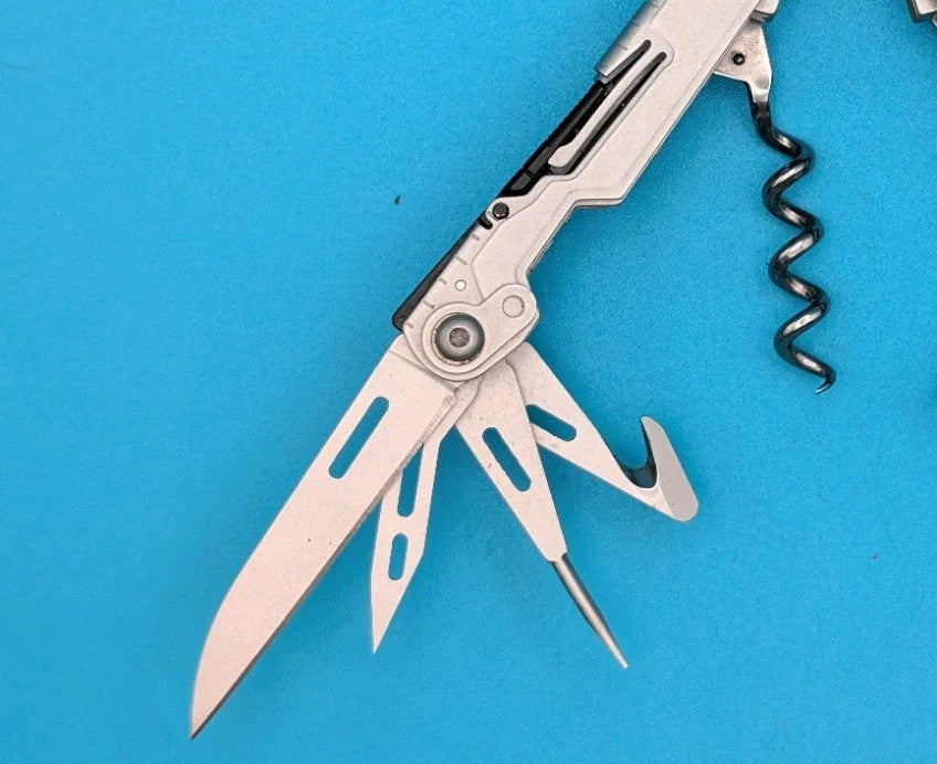 SOG Powerlitre Screwdriver Corkscrew Needlenose Pliers Knife Multi Tool! Silver