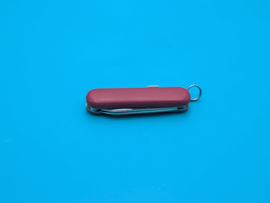 Victorinox Signature Swiss Army Knife Multi Tool! Red!