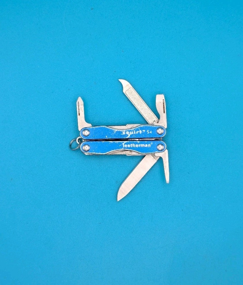 Leatherman "Squirt S4" Stainless Steel Multi Tool - BLUE!