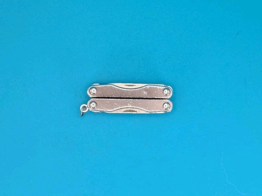 Leatherman Squirt S4 Multi-Tool, Key Ring, Retired, Gray