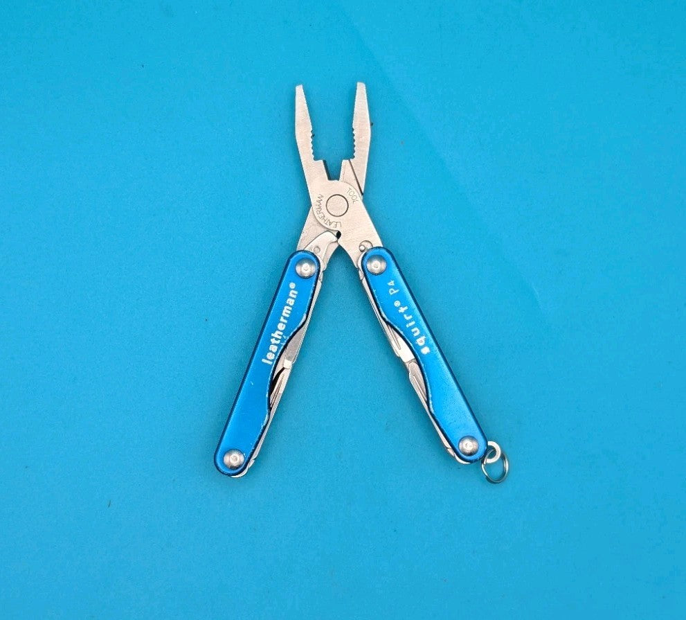 Leatherman Squirt P4 Multi-Tool, Key Ring, Retired, BLUE!