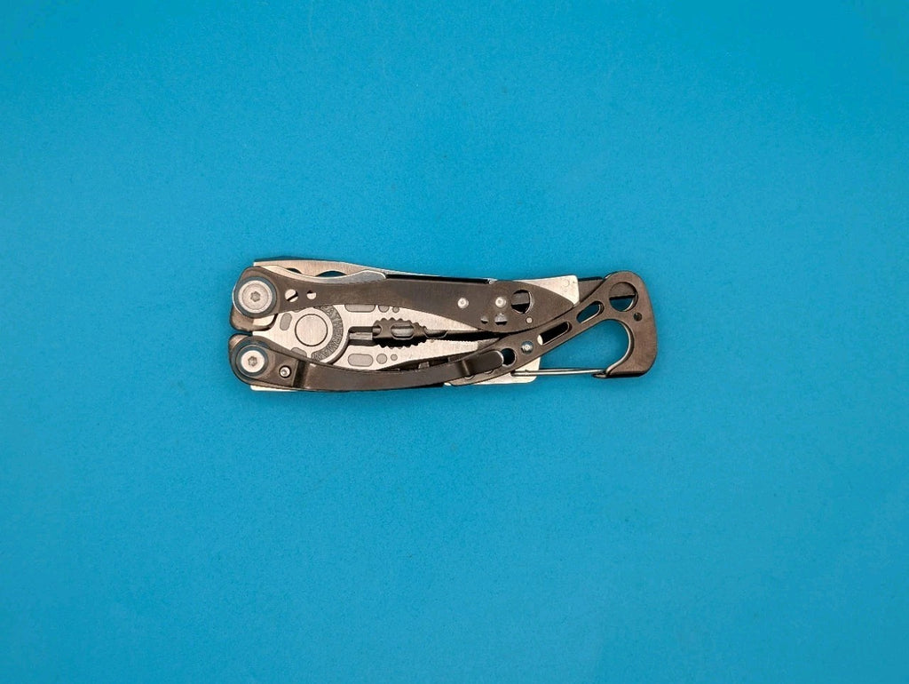 Leatherman Skeletool CX Multitool Plain Edge Knife!