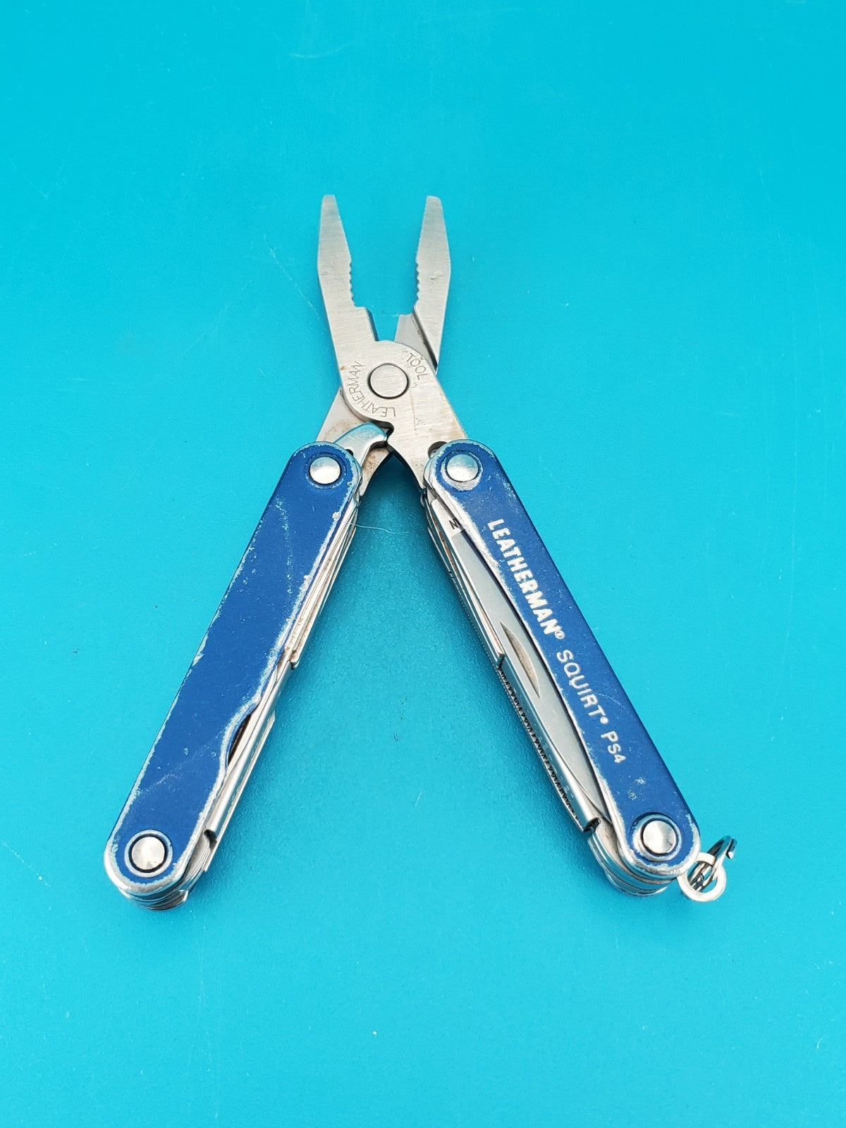 Leatherman Squirt PS4 Multi-Tool With Pliers Scissors Knife Blue
