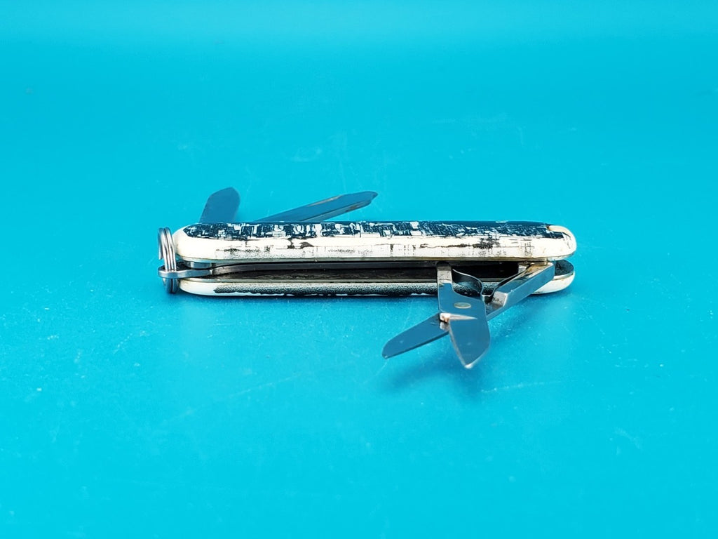 Victorinox Classic SD Swiss Army Knife New York Skyline Statue of Liberty!