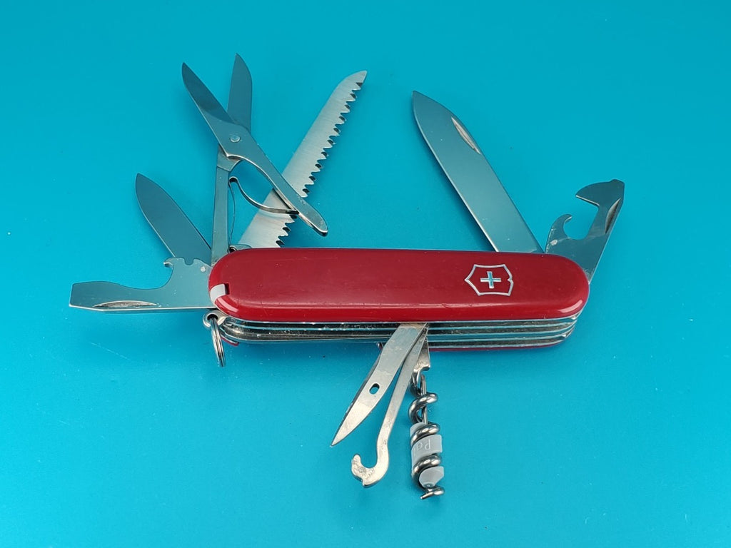 Victorinox Huntsman Plus Red Swiss Army Knife Multi Tool! With Pen! NICE!
