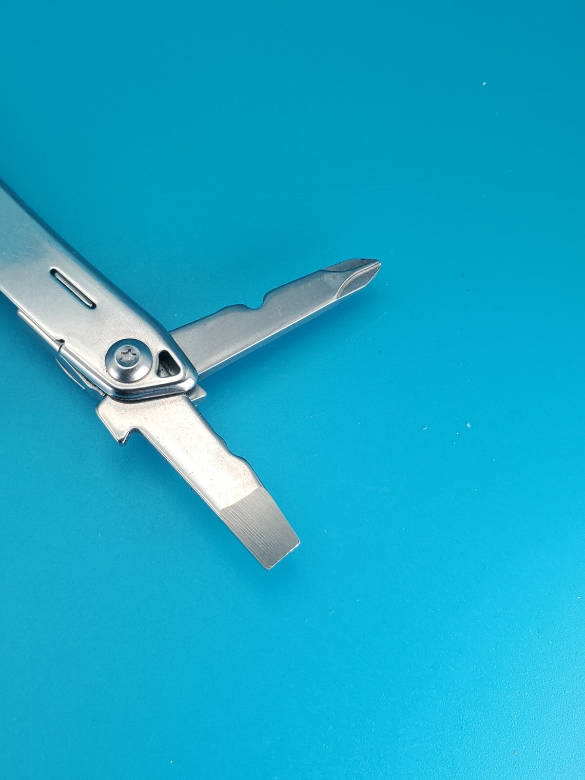 Leatherman Sidekick Multi-Tool, Knife, Pliers, Saw, Stainless! WITH SHEATH!