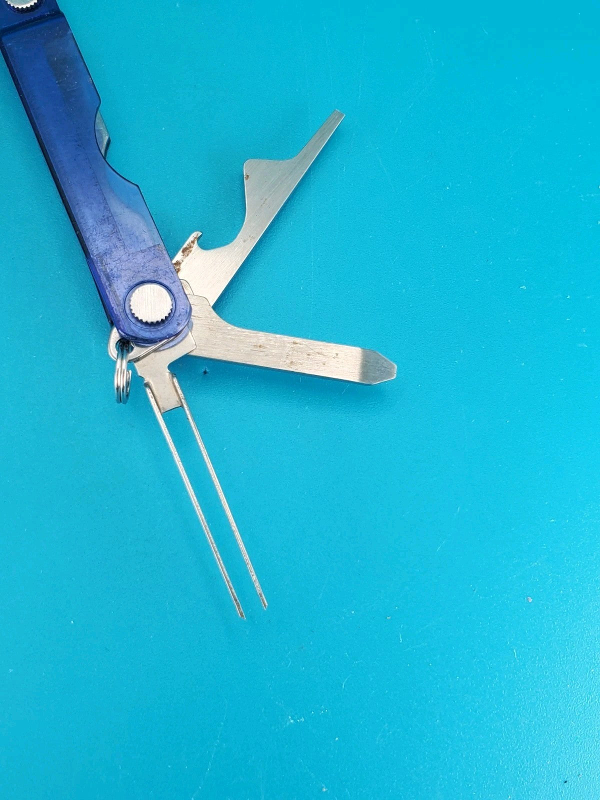 Leatherman Micra Multi-Tool, Knife, Scissors, Key Ring! BLUE CASE