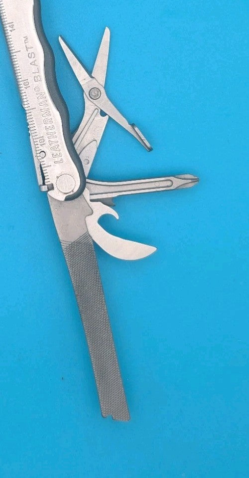 Leatherman BLAST Multi-Tool , Retired Multitool w/ Knife Pliers! With Sheath!