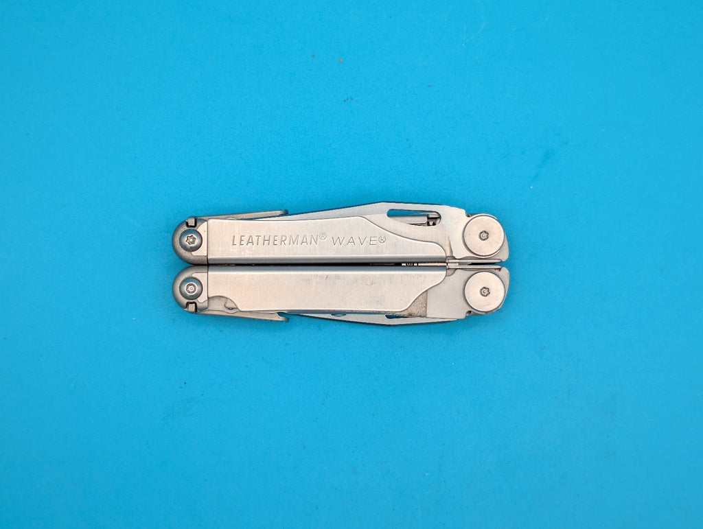 Leatherman Wave Multi Tool! Stainless! Retired! Free Shipping!