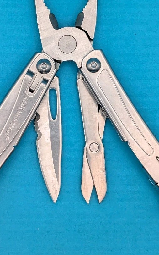 LEATHERMAN WINGMAN MULTI-TOOL! FAST SHIPPING!