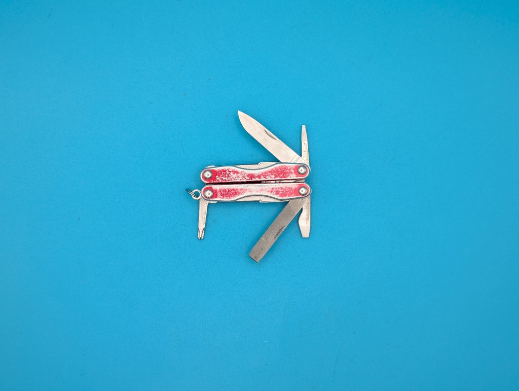 Leatherman Squirt ES4 USA Radio Shack! Limited Edition!
