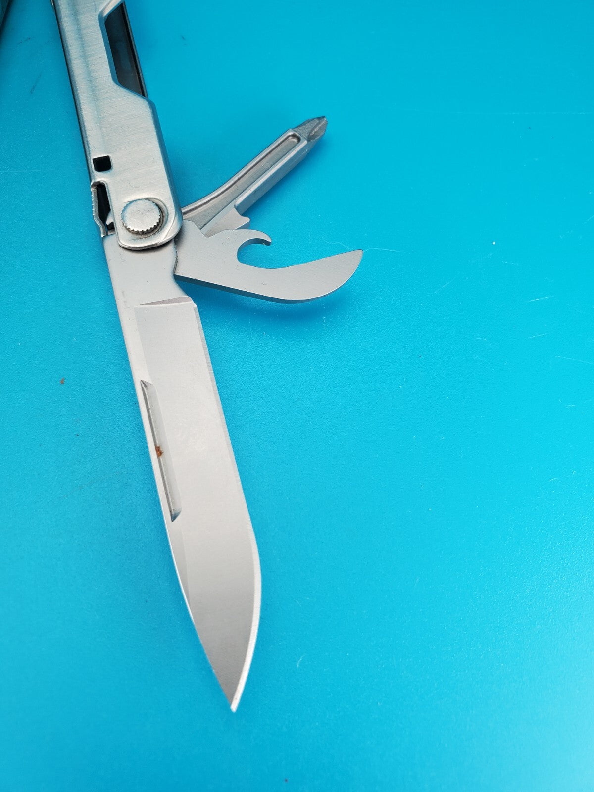 LEATHERMAN Bond Multitool! With Sheath! *FIREFIGHTERSFIRST*