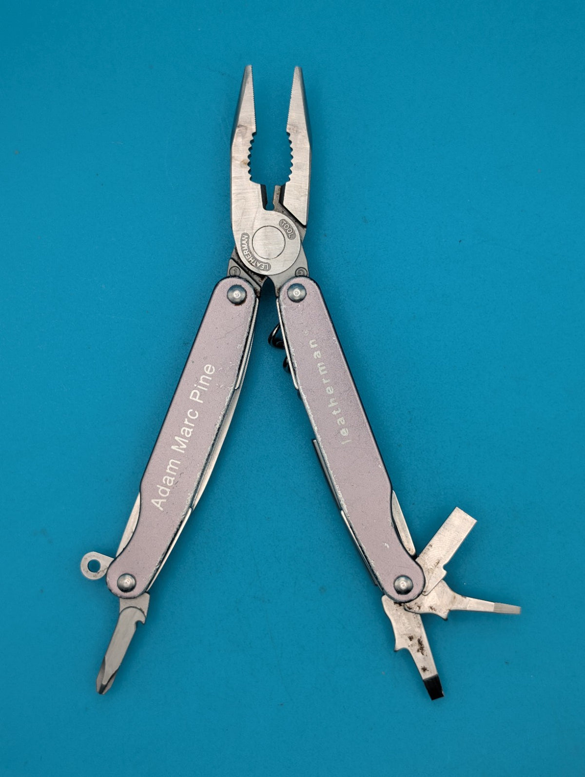 Leatherman Juice C2 Gray Multi Tool!  *LOOSE CORKSCREW*