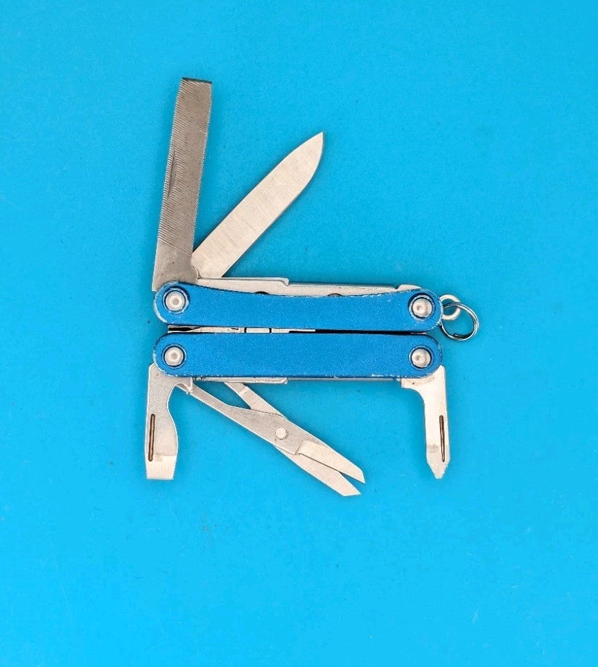 Leatherman SQUIRT PS4 Multi-Tool With Pliers Scissors Knife BLUE!