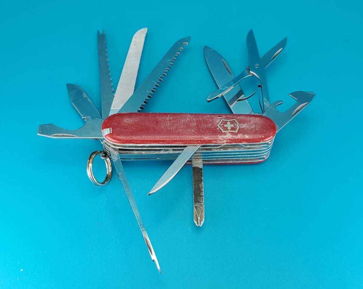 VTG Victoria Victorinox Original Craftsman Swiss Army Knife! W/Long Nail File!