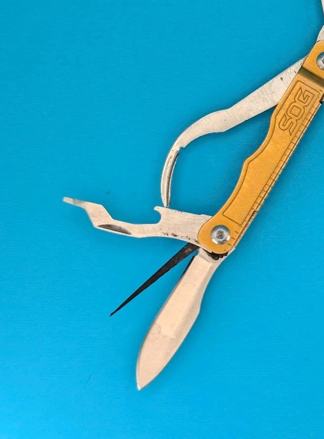 SOG Supreme Gold Snippet Compact Scissors Multi Tool Folding Knife!