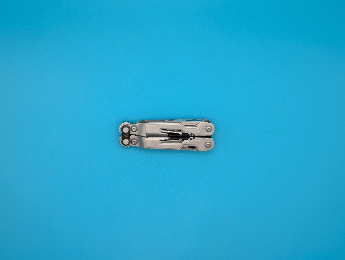 SOG PowerPint Tool Compact Lightweight Silver Multi-Tool!