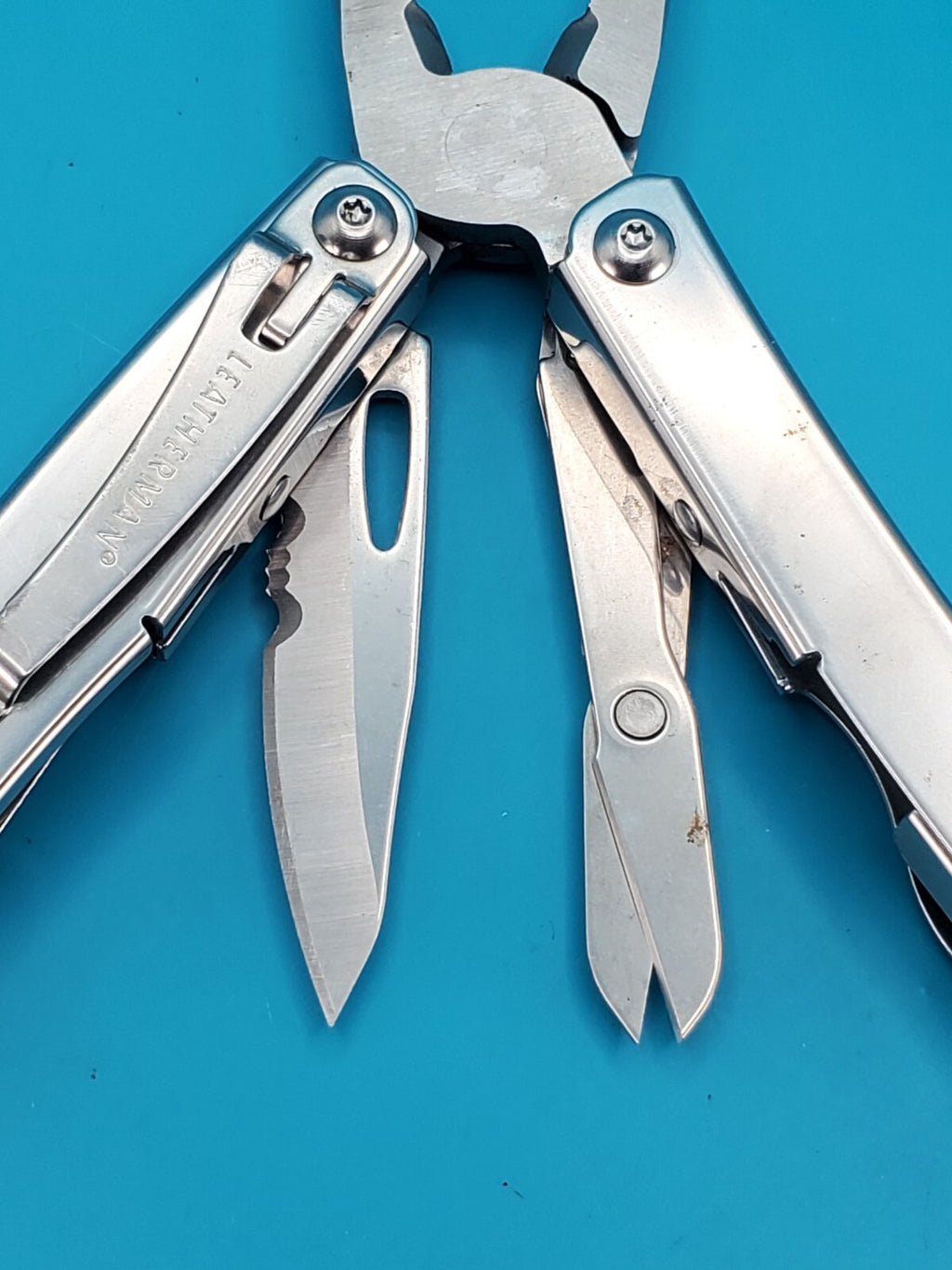 LEATHERMAN WINGMAN MULTI-TOOL! FAST SHIPPING!