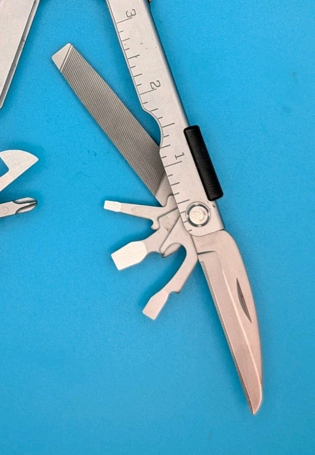 Gerber MP600 Silver Multi-Tool Needle Nose Pliers!