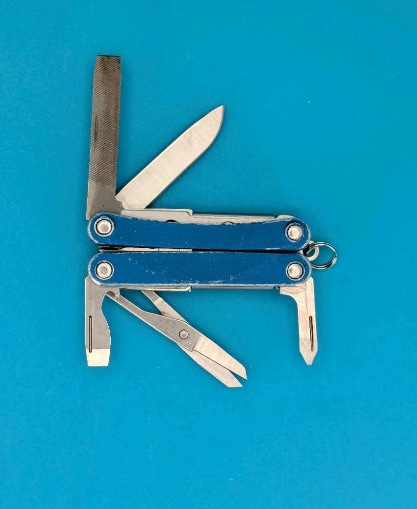 Leatherman SQUIRT PS4 Multi-Tool With Pliers Scissors Knife BLUE!