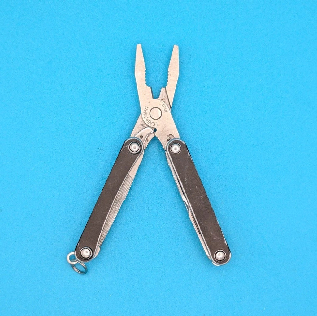 Leatherman SQUIRT PS4 Multi-Tool With Pliers Scissors Knife BLACK!