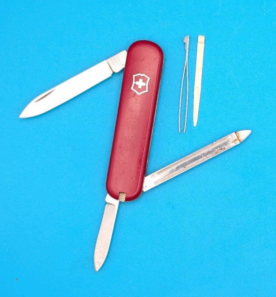 Victorinox Cavalier 74mm Red Swiss Army Knife Multi Tool!