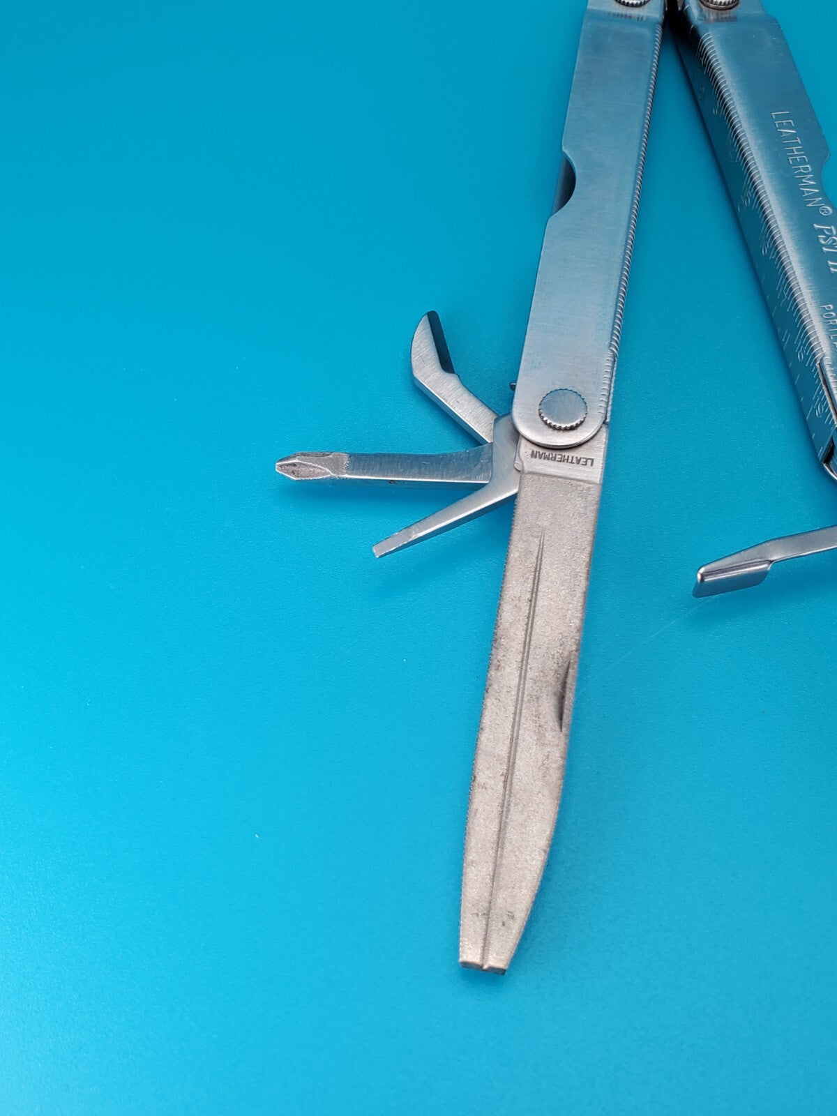 Leatherman PST 2 Multi Tool! 01/01 date stamp! Fast Shipping! With Sheath!